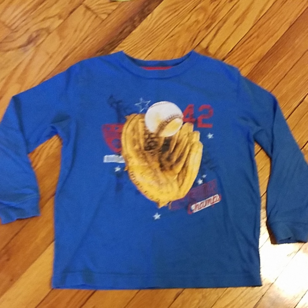 Long sleeve graphic tshirt